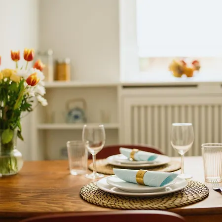 Homely - Cozy Studio, Modern, Near Theater & Kurfuerstendamm * Berlin