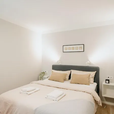 Apartment Homely - Cozy Studio, Modern, Near Theater & Kurfuerstendamm Berlin