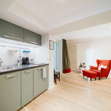 Homely - Cozy Studio, Modern, Near Theater & Kurfuerstendamm Apartment