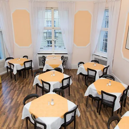 Castell Am Kurfuerstendamm Hotel 3*