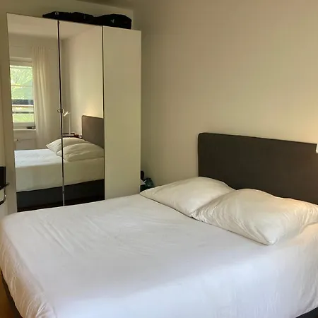 Homestay Canal-Front At Maybachufer - Private Room In Newly Renovated 80 Sqm Two-Bedroom Apartment Berlin