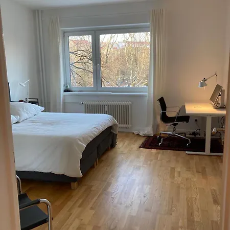 Canal-Front At Maybachufer - Private Room In Newly Renovated 80 Sqm Two-Bedroom Apartment Homestay Berlin