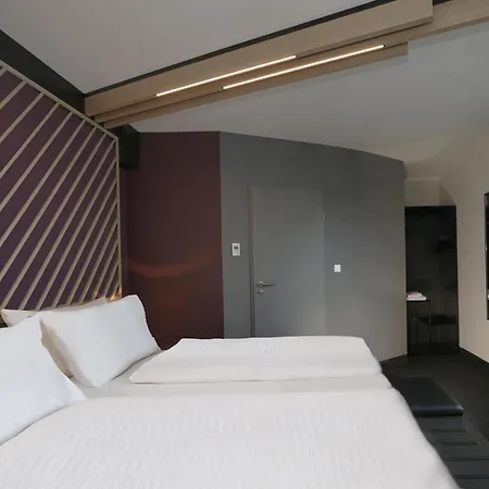City-west Hotel