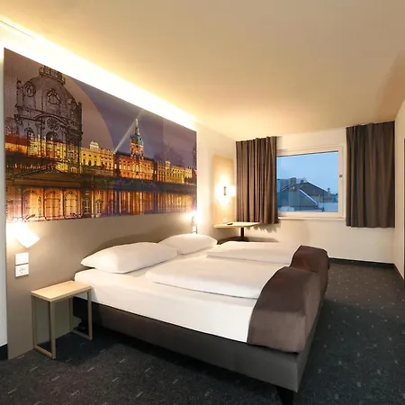 City-west Hotel