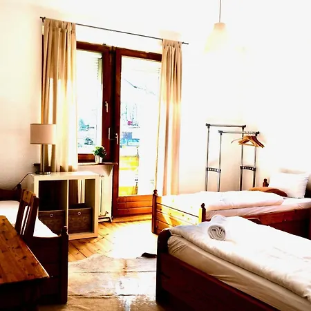 Hotel Nest 2*