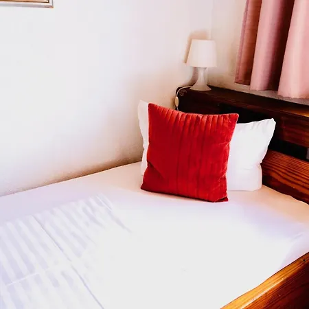 Hotel Nest 2*