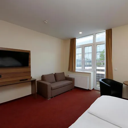 Hotel B&B Hotel Berlin-Adlershof 2*