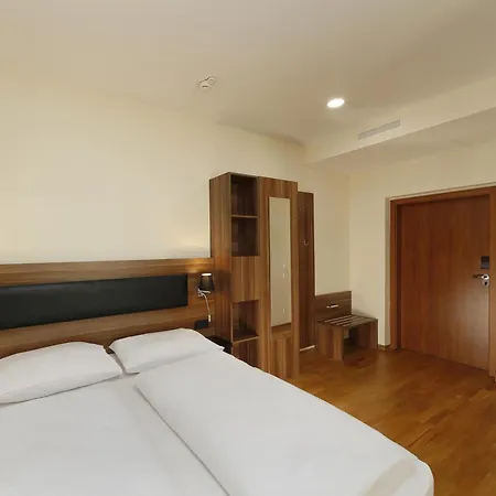 B&B Hotel Berlin-Adlershof Hotel