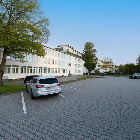 Hotel B&B Hotel Berlin-Adlershof 2*