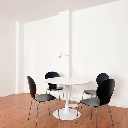 Nook Design-apartments Mit Kueche, Duschbad, Neben U-bahn Station Aber Ruhig Gelegen Apartment *