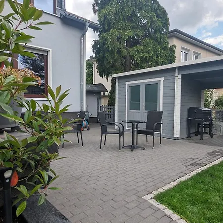 Alloggio in famiglia 3 - Zimmervermietung Naehe Flughafen Ber - Gratis Wlan, Parken & Netflix *