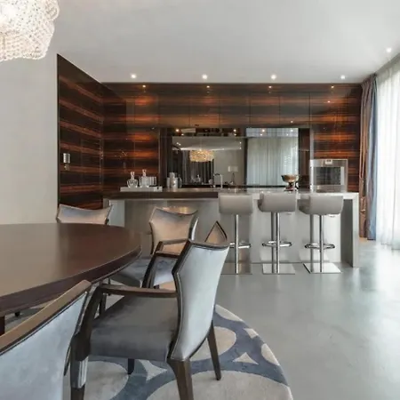 Private Penthouse *