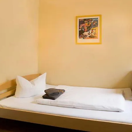 Acama & Kreuzberg Hotel 2*