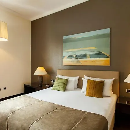 Quentin Design Hotel 4*