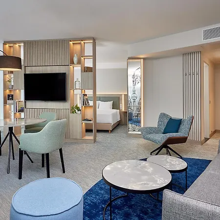 Courtyard By Marriott City Center 4*