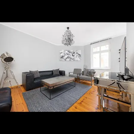 Bevoflats Altbauwohnung Mit Balkon Prenzlauer Berg * Berlin