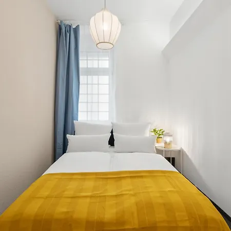 Apartment 33 L With 8 & 3 Bathrooms *