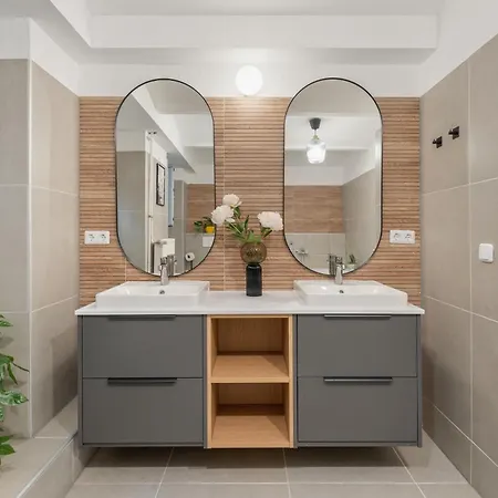 Apartment 33 L With 8 & 3 Bathrooms Berlin