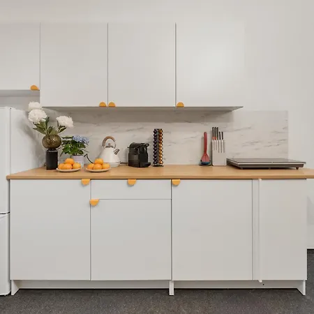 Apartment 33 L With 8 & 3 Bathrooms