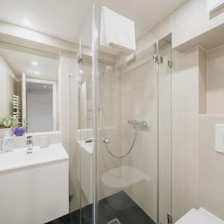 Homely - Luxury Loft, Modern, Near Kurfuerstendamm I Cafe Apartment *