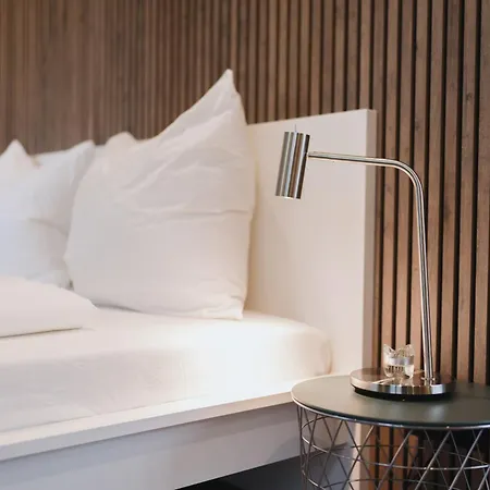 Homely - Luxury Loft, Modern, Near Kurfuerstendamm I Cafe Apartment Berlin