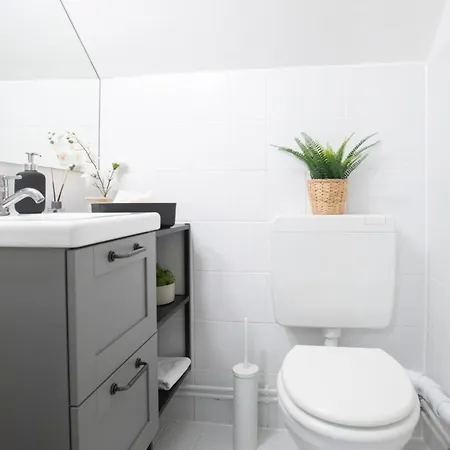 Charmantes 2-zimmer-apartment Mit Vorgarten Berlin