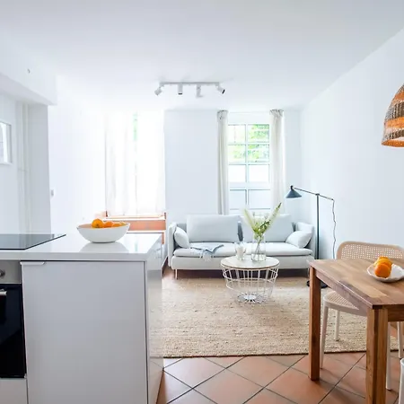 Apartment Charmantes 2-zimmer-apartment Mit Vorgarten