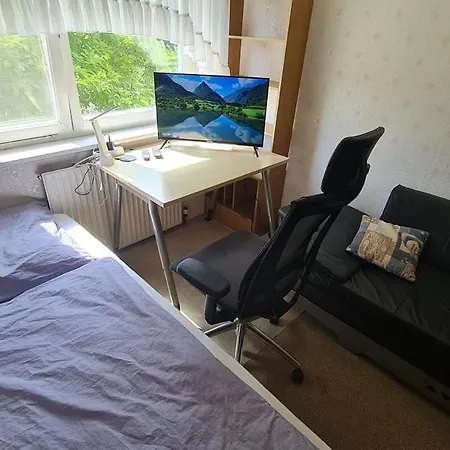 Mit Optimaler Verkehrsanbindung Und Vielen Extras In Berlin-rudow Homestay Berlin