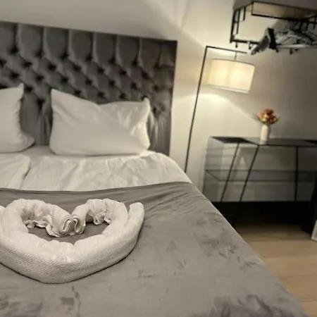 Duplex Ullstein- 4 Bedrooms, 2 Bathrooms, Living Room, 2 Parking Spaces, Boxspringbeds, Family & Business Apartment! Apartment Berlin
