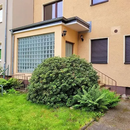 Apartment Duplex Ullstein- 4 Bedrooms, 2 Bathrooms, Living Room, 2 Parking Spaces, Boxspringbeds, Family & Business Apartment!