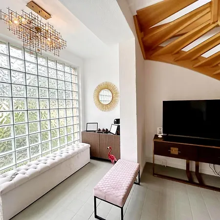 Apartment Duplex Ullstein- 4 Bedrooms, 2 Bathrooms, Living Room, 2 Parking Spaces, Boxspringbeds, Family & Business Apartment! *