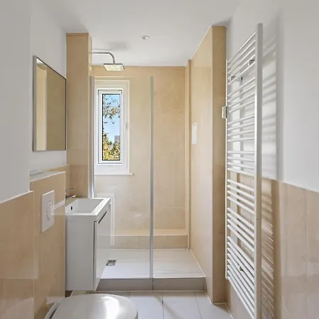 Apartment Eis