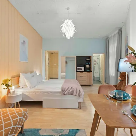 Apartment 33 H S-bahn Schoenhauser Allee Berlin