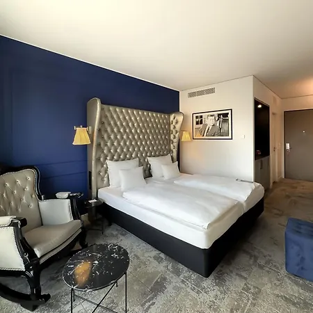 Hotel Arcotel John F 4*