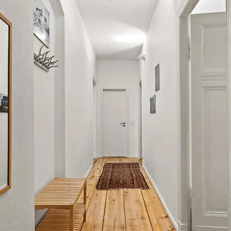Mooeve Friedrichs Big Apartment *