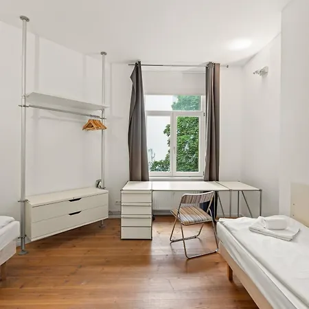 Mooeve Friedrichs Big Apartment *