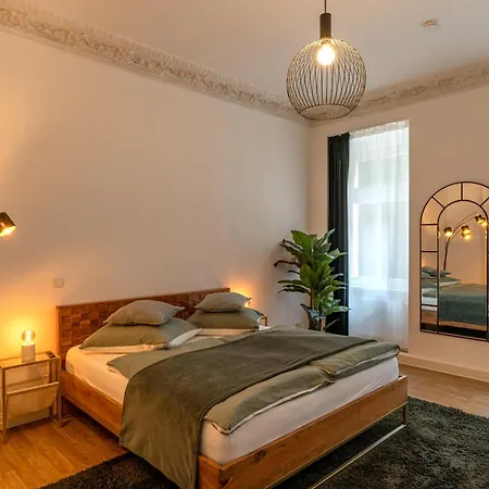 Apartment Stylische Altbauwohnung Zentral In Kreuzberger Kiezlage *