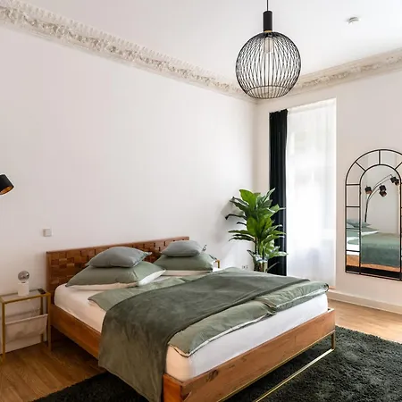 Stylische Altbauwohnung Zentral In Kreuzberger Kiezlage Apartment