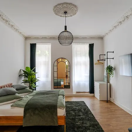 Stylische Altbauwohnung Zentral In Kreuzberger Kiezlage Apartment *