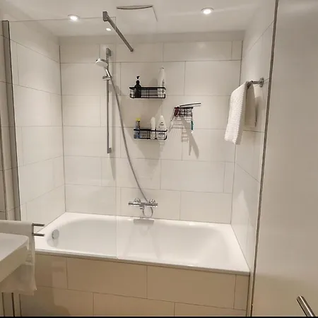 Beautiful 3room Suitable For 6 Persons Apartment *