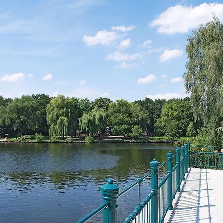 Homestay Canal-Front At Maybachufer - Private Room In Newly Renovated 80 Sqm Two-Bedroom Apartment *