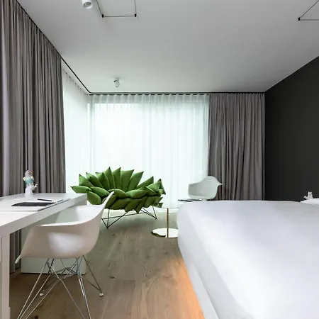 Kpm & Residences