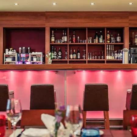 Mercure City West Hotel 4*