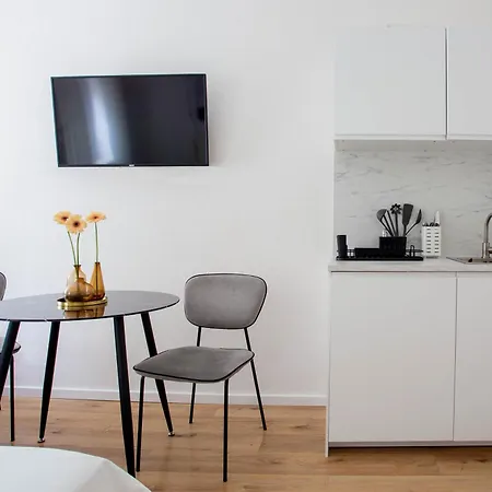 Bh5 Ron Apartment