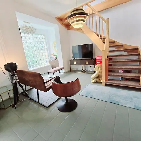 Apartment Duplex Ullstein- 4 Bedrooms, 2 Bathrooms, Living Room, 2 Parking Spaces, Boxspringbeds, Family & Business Apartment!