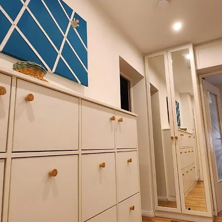 Apartment Like - West Berlin