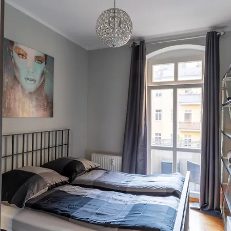 Bevoflats Altbauwohnung Mit Balkon Prenzlauer Berg Berlin