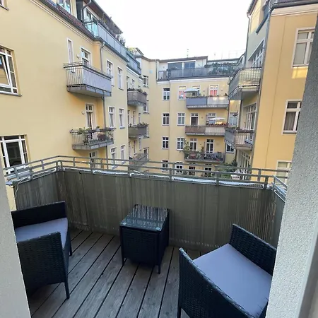Bevoflats Altbauwohnung Mit Balkon Prenzlauer Berg Berlin