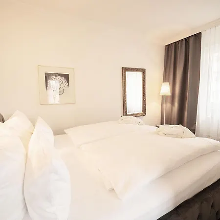 Bernstein Kastania 4*