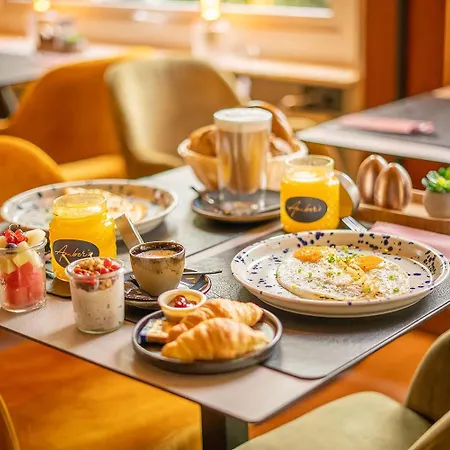 Hotel Bernstein Kastania 4*